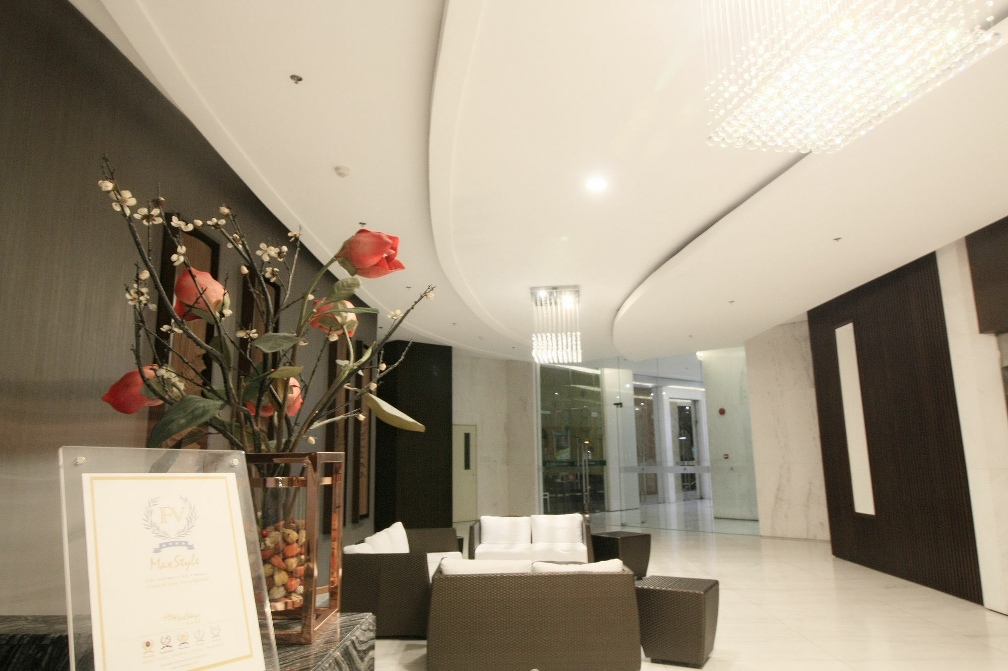 Maxstays - Max Style @ Fort Victoria Makati City Ngoại thất bức ảnh